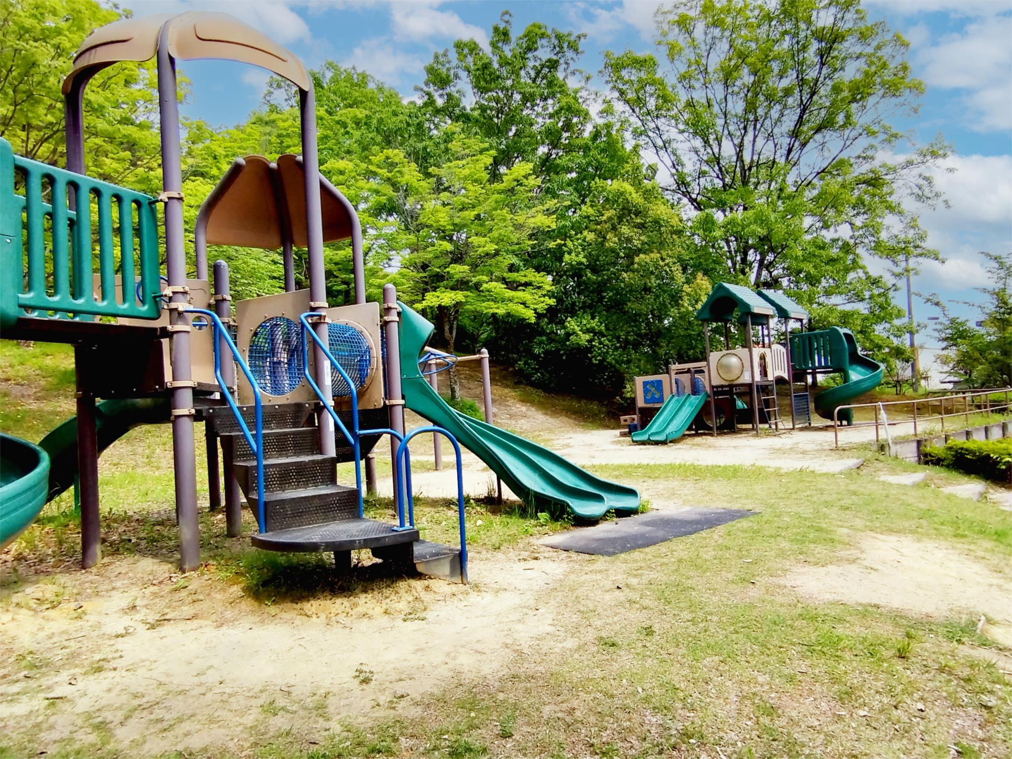 猪高緑地（遊具広場）