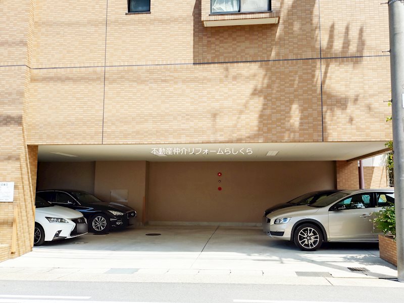 共用部写真（駐車場）