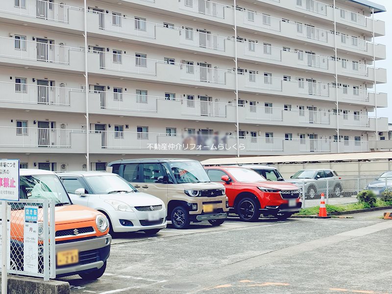 共用部写真（駐車場）