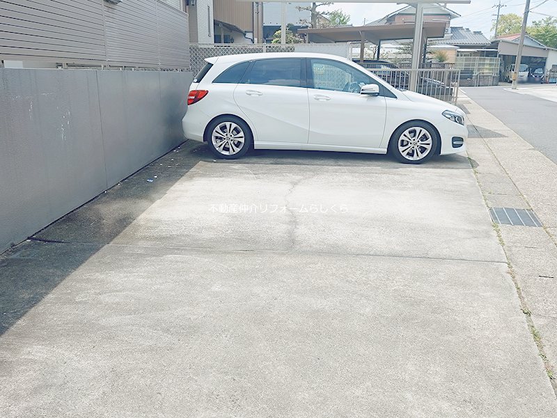 共用部写真（駐車場）