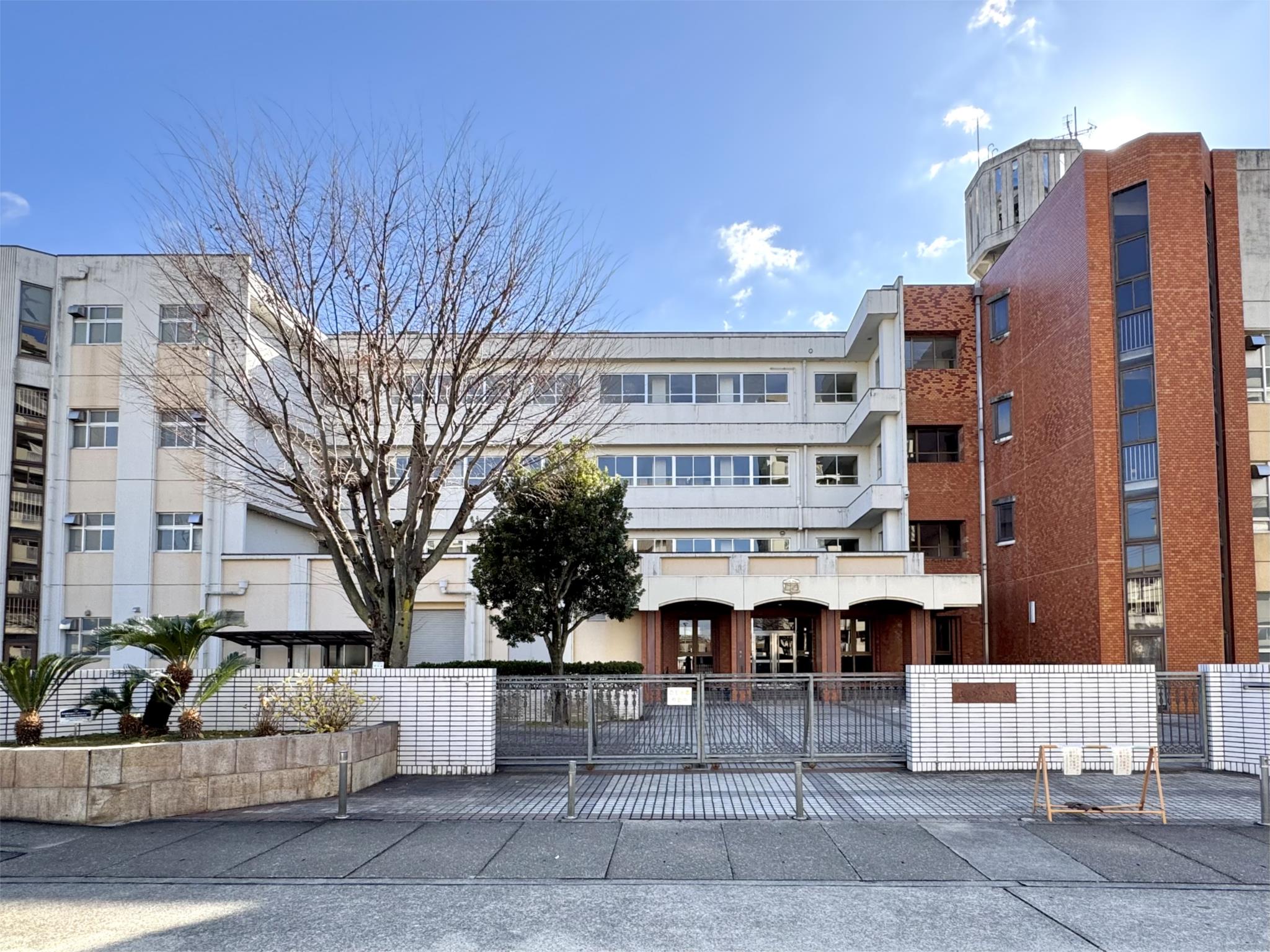 名古屋市立香流中学校