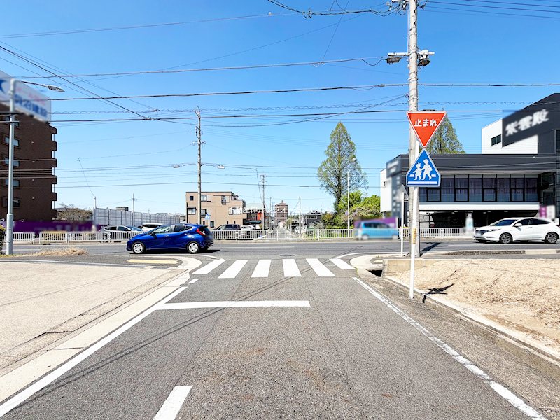 現地写真（前面道路含む現地写真）