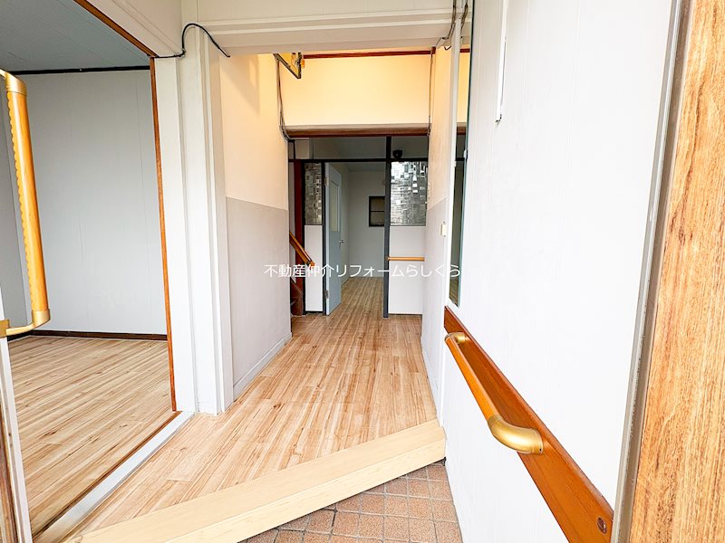 現地写真（玄関）