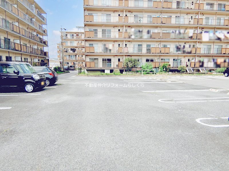 共用部写真（駐車場）