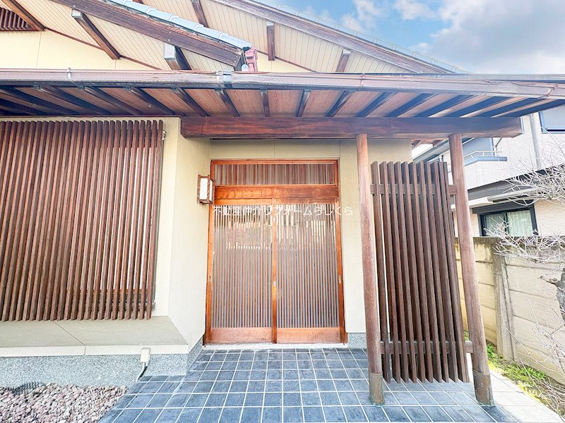 現地写真（玄関）