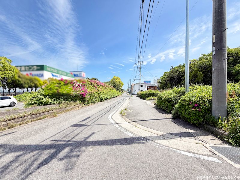 現地写真（前面道路含む現地写真）