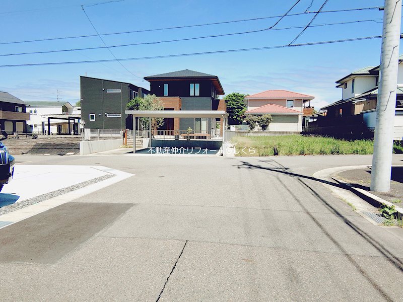 現地写真（前面道路含む現地写真）