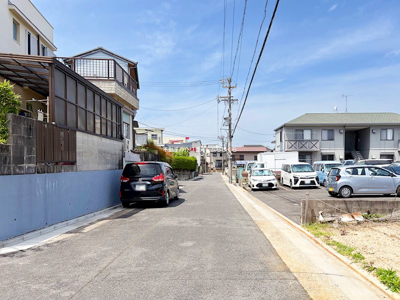 現地写真（前面道路含む現地写真）