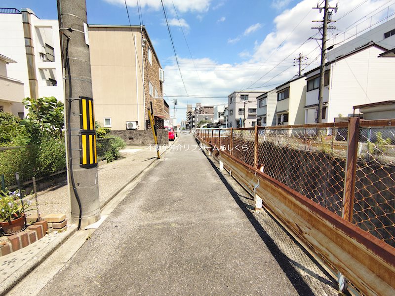 現地写真（前面道路含む現地写真）