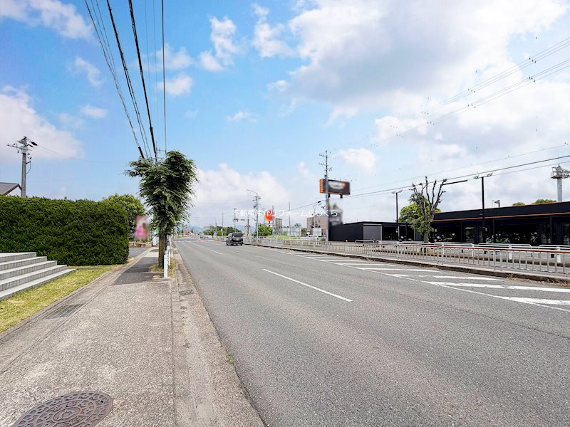 現地写真（前面道路含む現地写真）