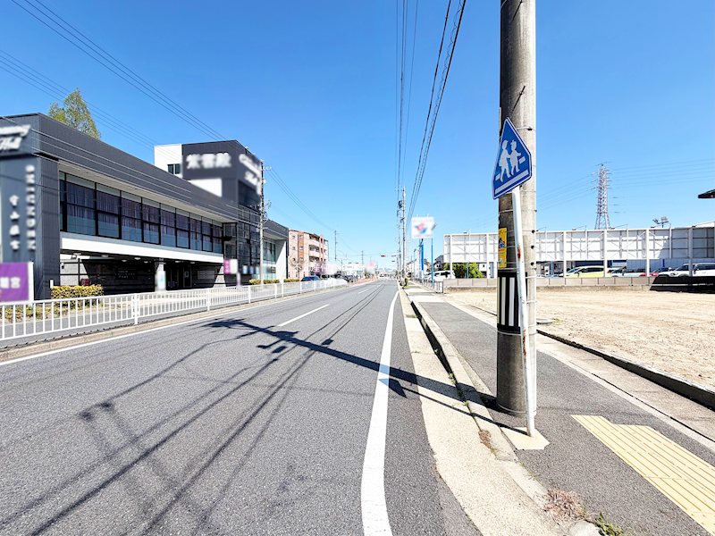 現地写真（前面道路含む現地写真）