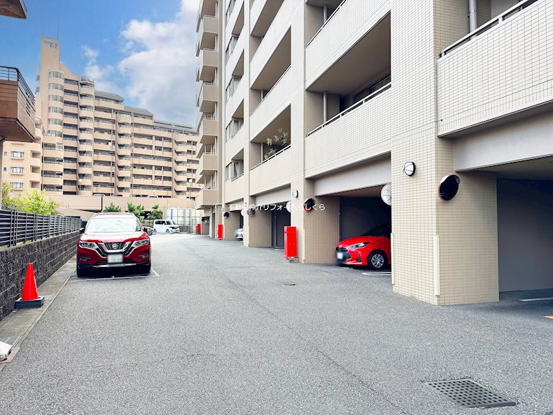 共用部写真（駐車場）