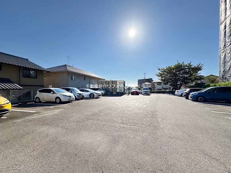 共用部写真（駐車場）