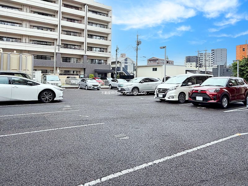 共用部写真（駐車場）