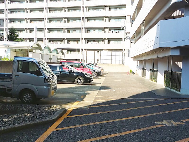 共用部写真（駐車場）