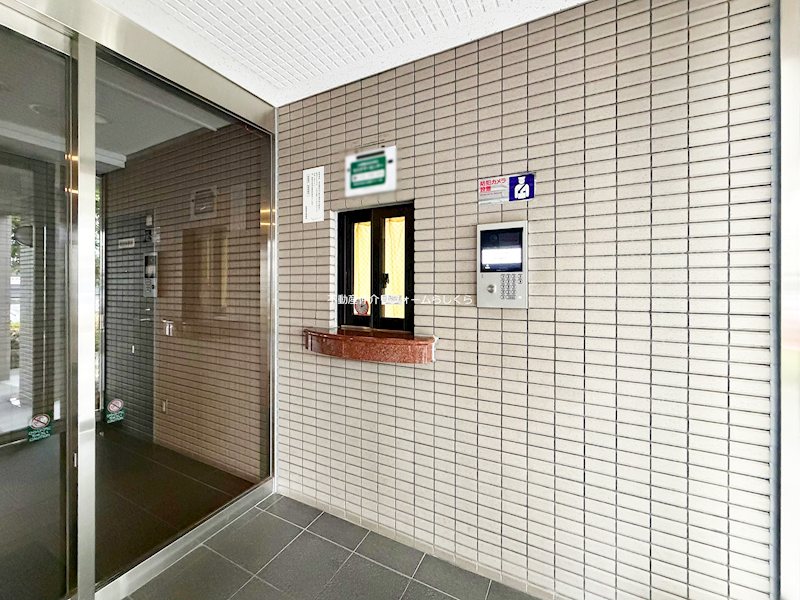 共用部写真（エントランス）
