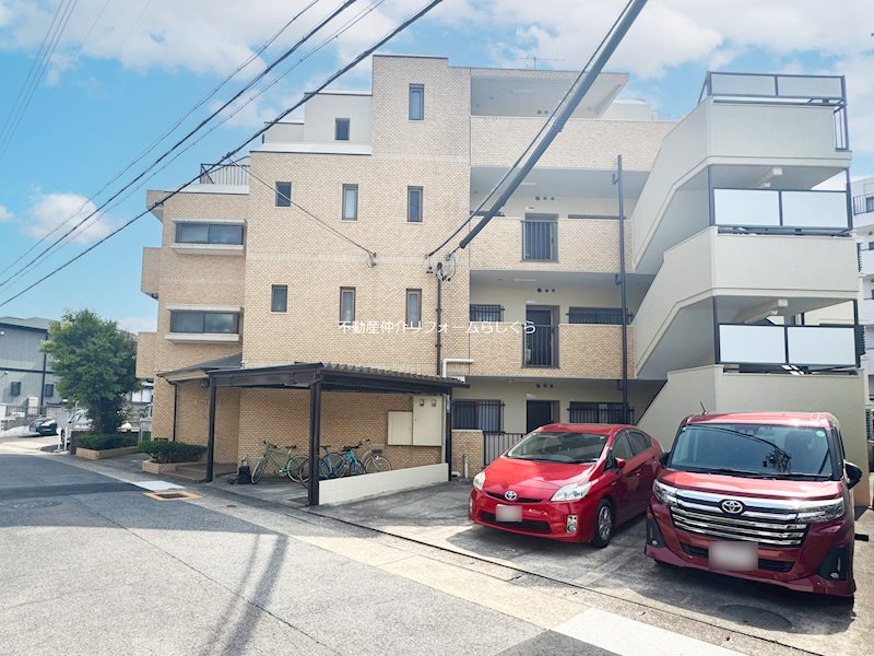 共用部写真（駐車場）