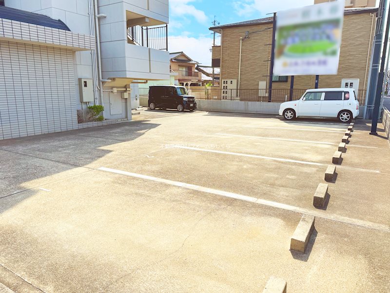 共用部写真（駐車場）
