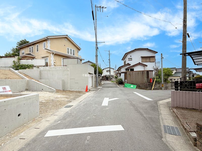 現地写真（前面道路含む現地写真）
