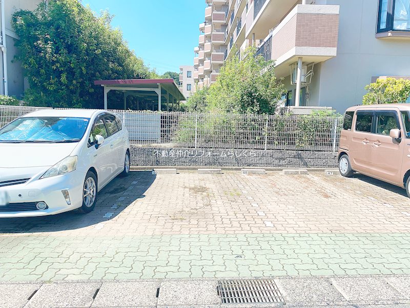 共用部写真（駐車場）