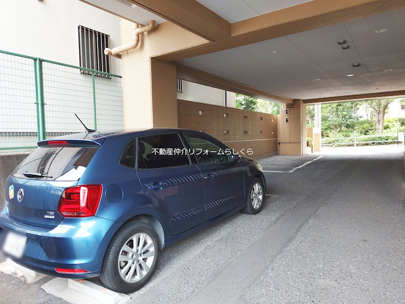 共用部写真（駐車場）