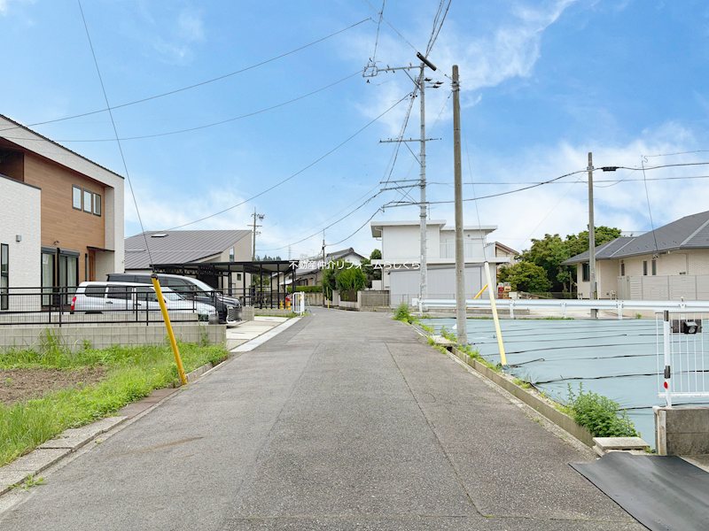 現地写真（前面道路含む現地写真）
