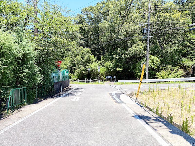 現地写真（前面道路含む現地写真）