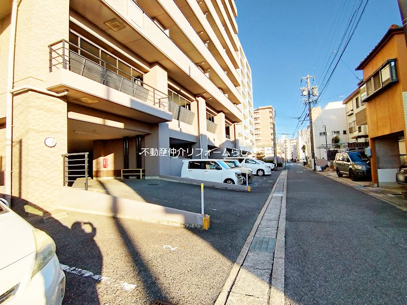 共用部写真（駐車場）
