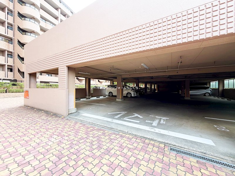 共用部写真（駐車場）