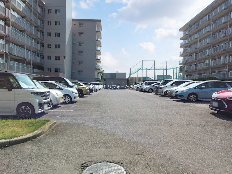 共用部写真（駐車場）