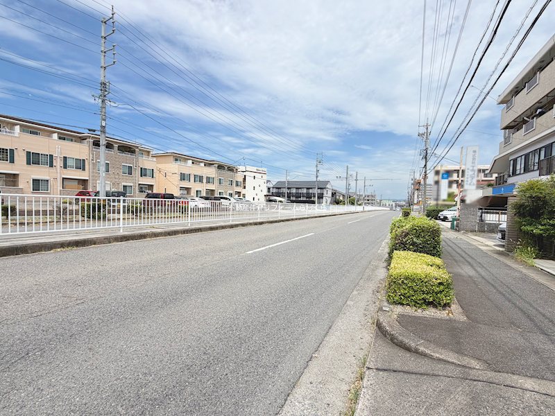 現地写真（前面道路含む現地写真）