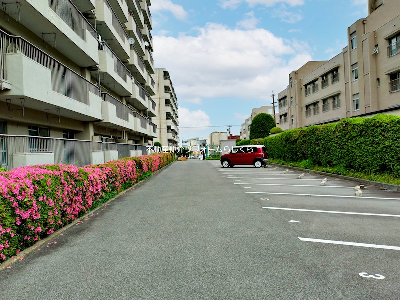 共用部写真（駐車場）