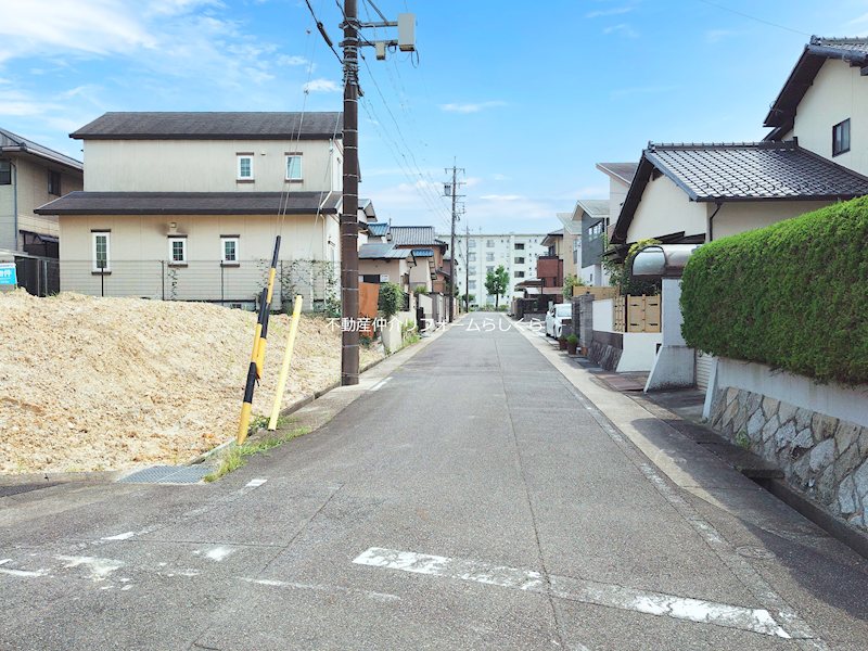 現地写真（前面道路含む現地写真）