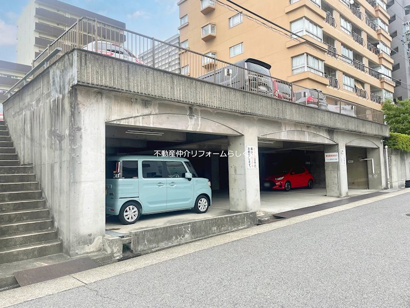 共用部写真（駐車場）