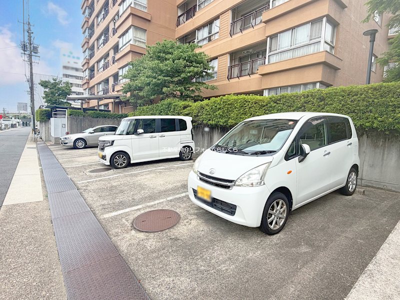 共用部写真（駐車場）