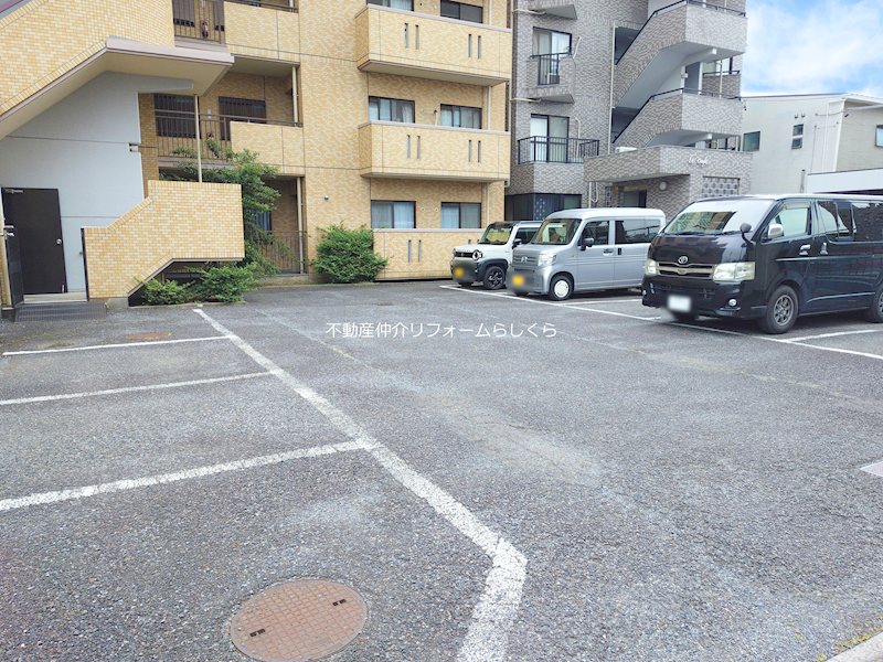 共用部写真（駐車場）