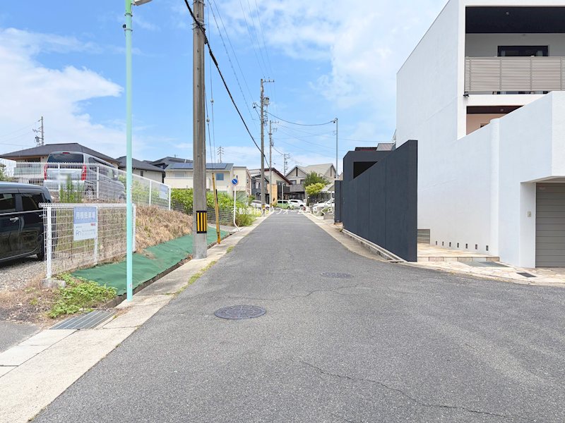 現地写真（前面道路含む現地写真）