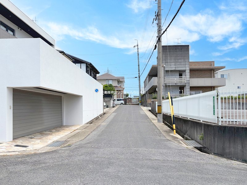 現地写真（前面道路含む現地写真）