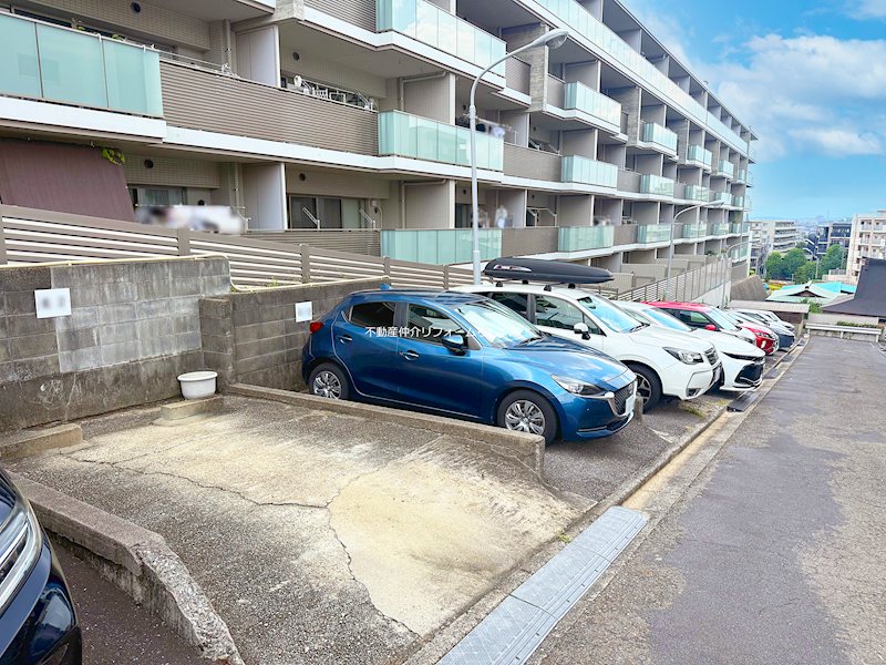 共用部写真（駐車場）