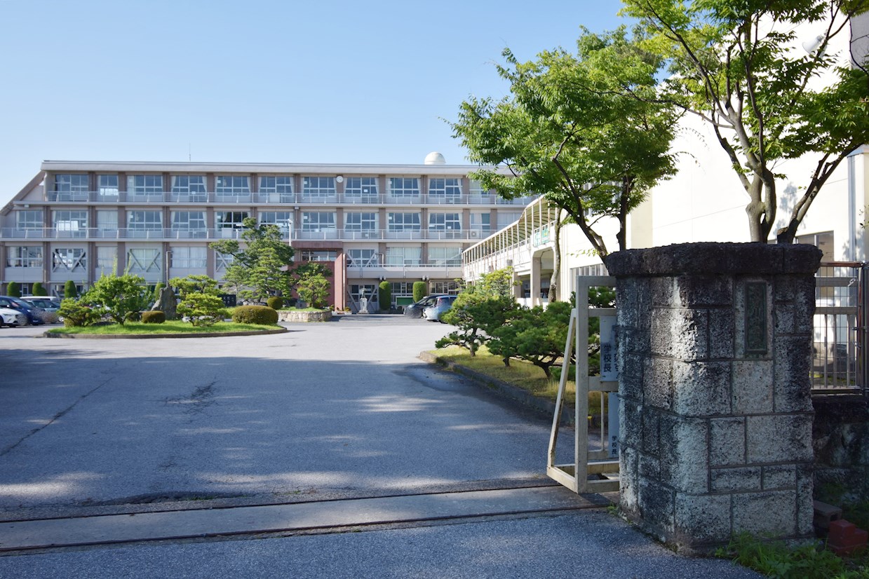 一宮市立木曽川中学校