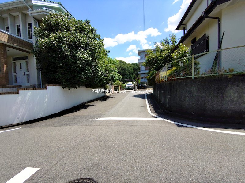 現地写真（前面道路含む現地写真）