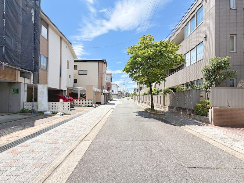 現地写真（前面道路含む現地写真）