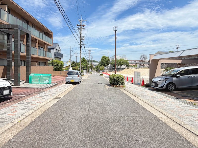 現地写真（前面道路含む現地写真）