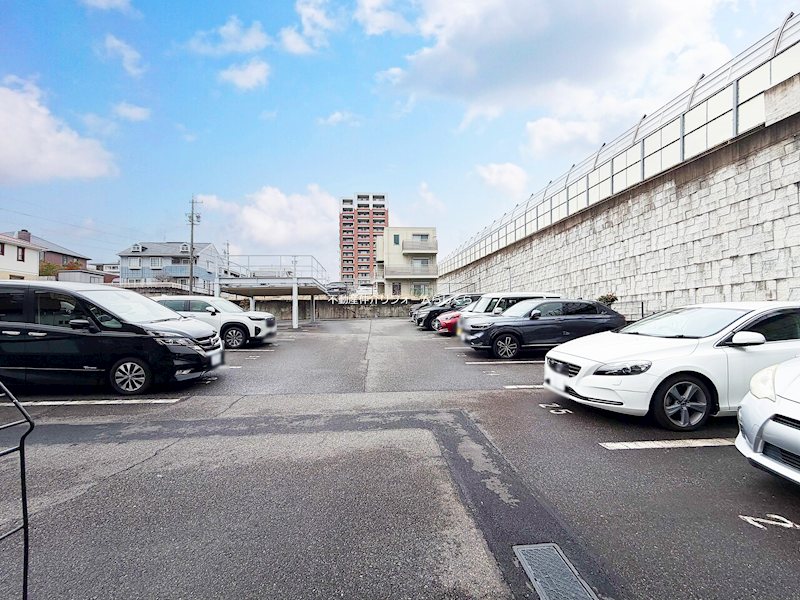 共用部写真（駐車場）