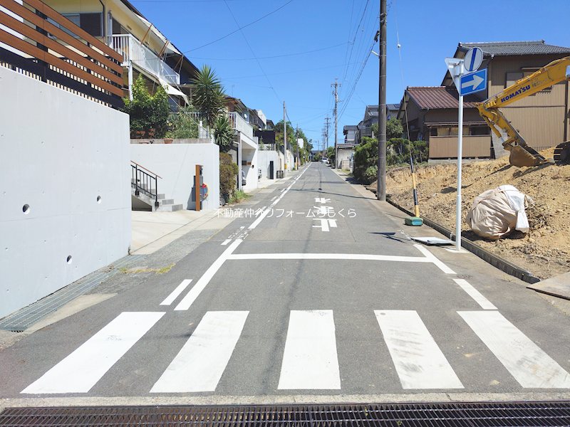 現地写真（前面道路含む現地写真）