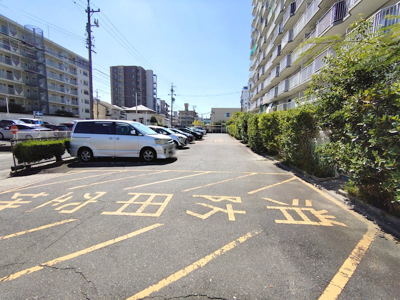 共用部写真（駐車場）