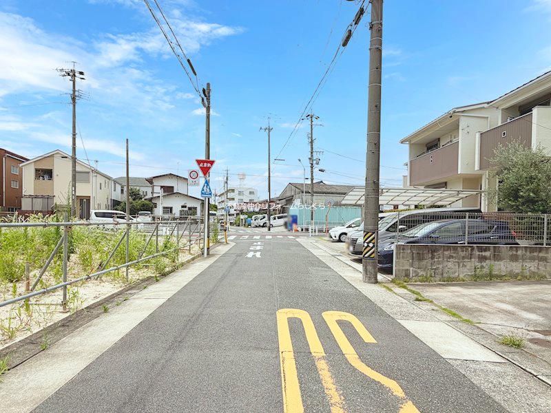 現地写真（前面道路含む現地写真）