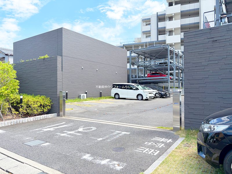 共用部写真（駐車場）