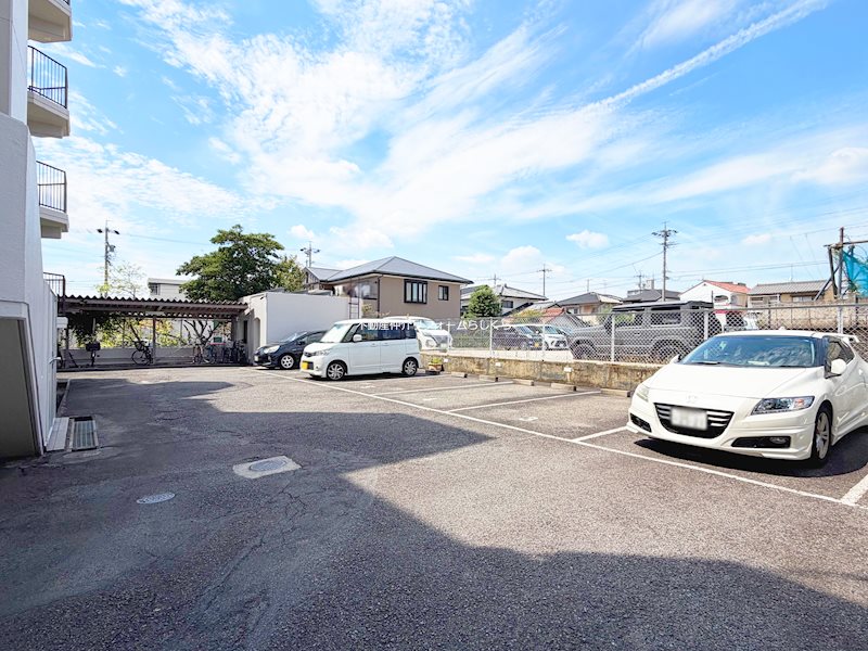 共用部写真（駐車場）