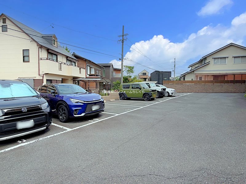 共用部写真（駐車場）